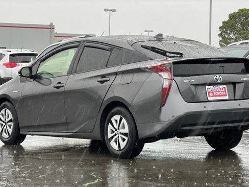 Certified 2018 Toyota Prius Four image 7