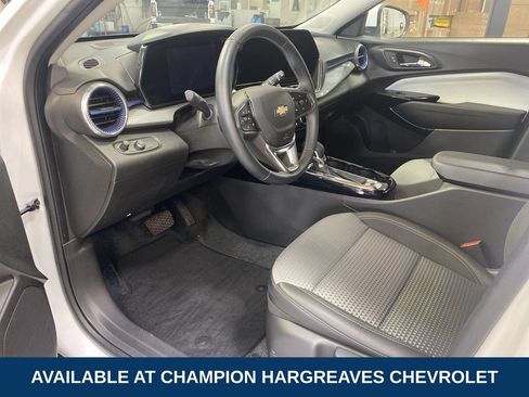 Used 2024 Chevrolet Trax LT w/ Driver Confidence Package FWD image 13