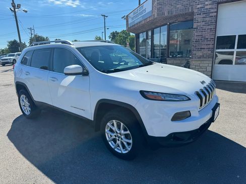 Used 2015 Jeep Cherokee Latitude w/ Trailer Tow Group AWD/4WD image 19