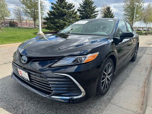 Used 2024 Toyota Camry XLE w/ Navigation Package FWD image 36