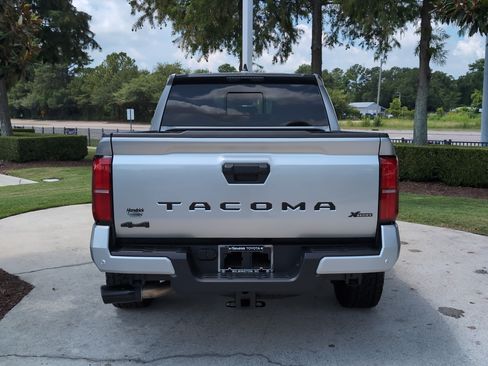 Certified 2025 Toyota Tacoma SR5 w/ SR5 Upgrade Package AWD/4WD image 9
