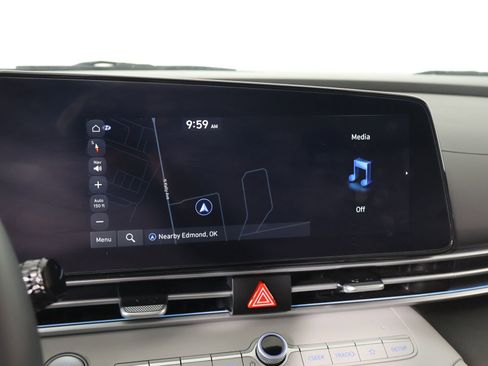 Certified 2024 Hyundai Elantra Limited image 7