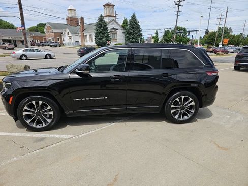 Certified 2024 Jeep Grand Cherokee Overland w/ Luxury Tech Group IV AWD/4WD image 9