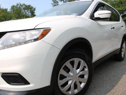 Used 2015 Nissan Rogue S AWD/4WD image 9