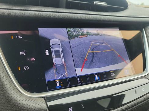 Used 2022 Cadillac XT5 Premium Luxury w/ Technology Package AWD/4WD image 14