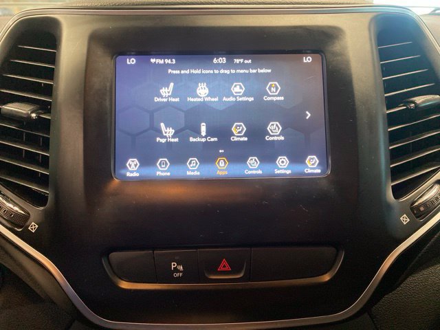 Used 2019 Jeep Cherokee Latitude Plus w/ Comfort/Convenience Group AWD/4WD image 23