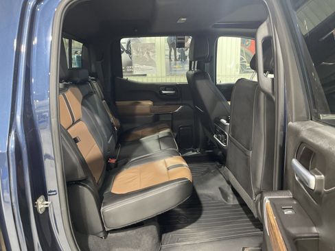 Used 2021 Chevrolet Silverado 1500 High Country w/ Technology Package AWD/4WD image 17