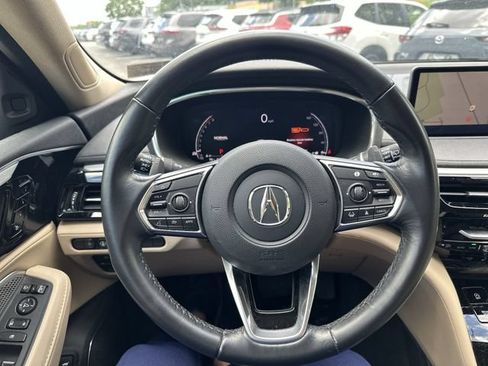 Used 2023 Acura MDX SH-AWD w/ Technology Package image 16