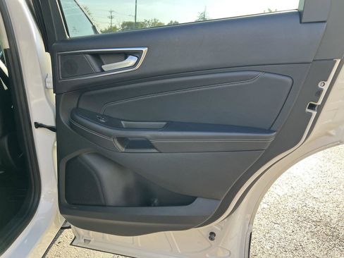 Used 2022 Ford Edge Titanium image 19