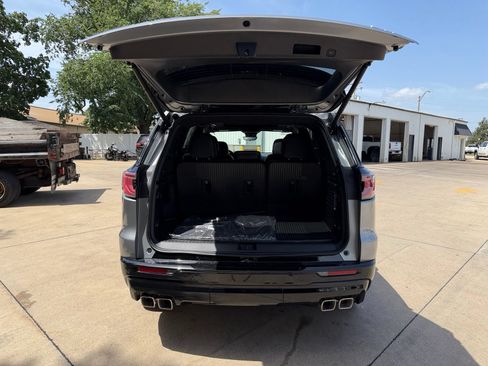 New 2026 GMC Acadia Denali Ultimate w/ LPO, Floor Liner Package AWD/4WD image 36