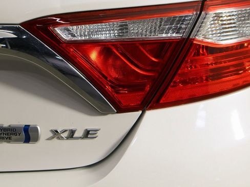 Used 2015 Toyota Camry XLE image 41