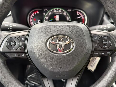 Certified 2025 Toyota RAV4 LE image 22