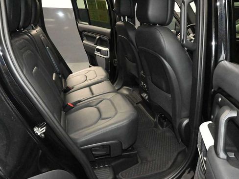 Used 2023 Land Rover Defender 110 SE AWD/4WD image 15
