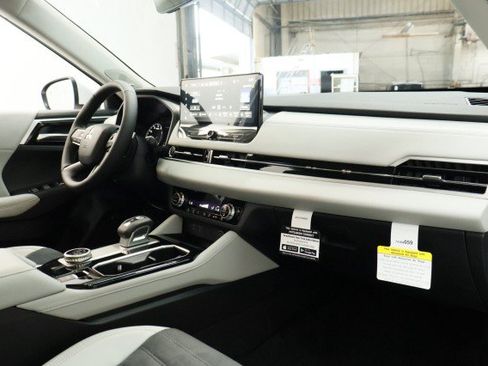 New 2026 Mitsubishi Outlander SE FWD image 17