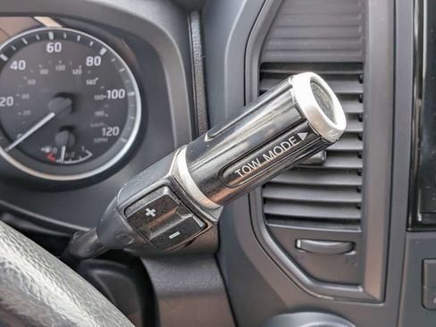 Used 2022 Nissan Titan SV w/ SV Convenience Package AWD/4WD image 23