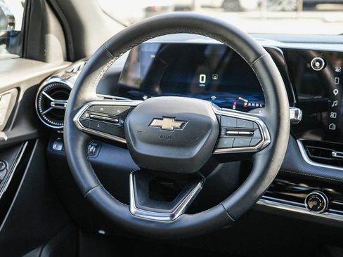 Used 2025 Chevrolet Equinox LT w/ Safety and Technology Package FWD image 13