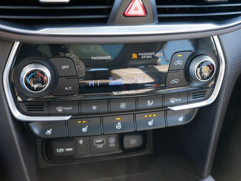 Used 2019 Hyundai Santa Fe AWD image 23