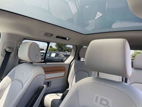 Certified 2025 Volkswagen ID. Buzz 1st Edition RWD image 23