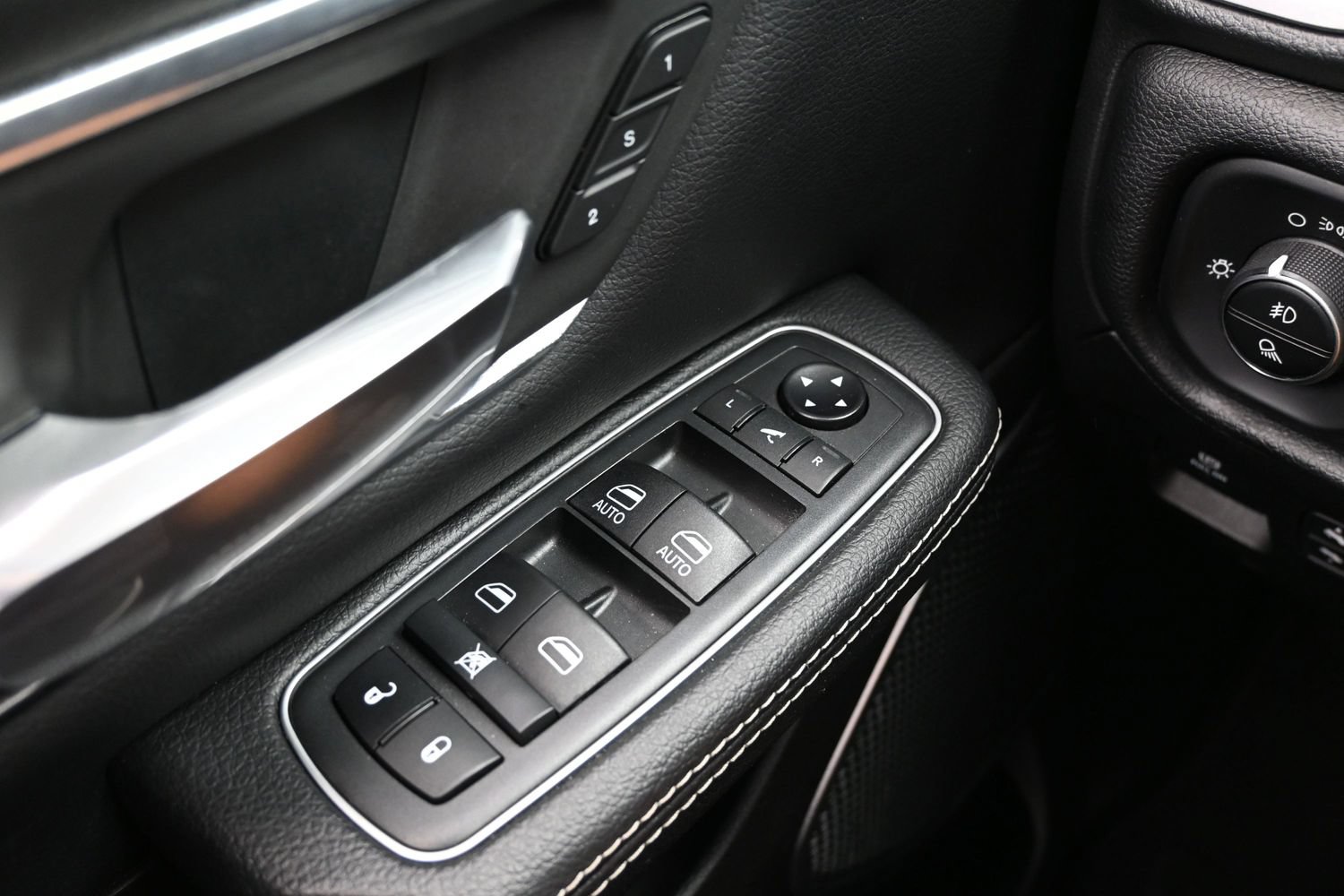 Used 2020 RAM 1500 Laramie w/ Sport Appearance Package AWD/4WD image 44