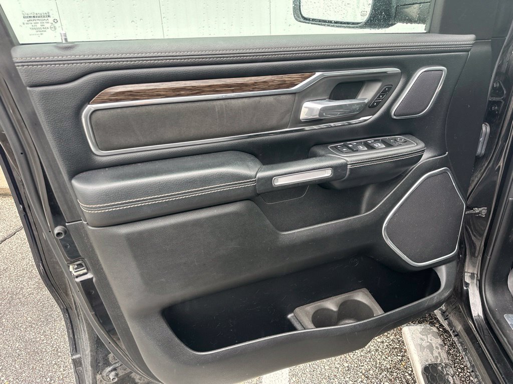 Used 2019 RAM 1500 Laramie AWD/4WD image 13