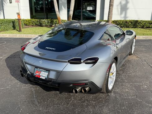 Used 2021 Ferrari Roma RWD image 17