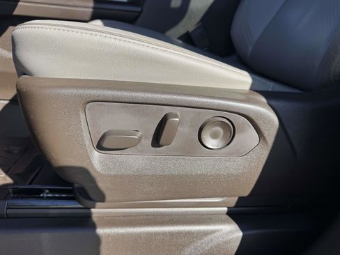 Used 2021 GMC Yukon SLT w/ SLT Luxury Plus Package image 20