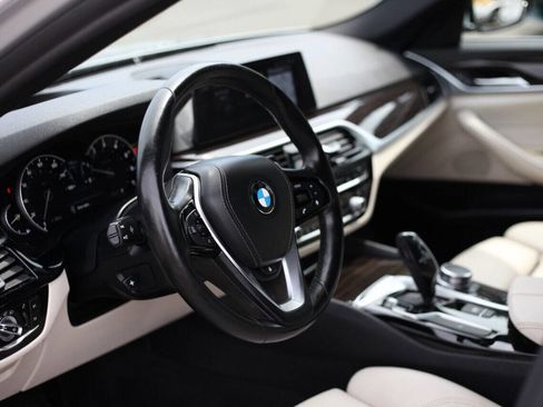 Used 2017 BMW 540i xDrive image 10