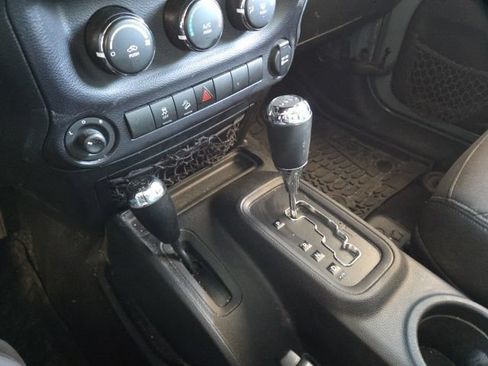 Used 2015 Jeep Wrangler Unlimited Sport w/ Dual Top Group AWD/4WD image 10