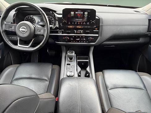 Used 2024 Nissan Pathfinder SL w/ SL Premium Package AWD/4WD image 7