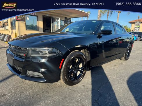 Used 2022 Dodge Charger SXT RWD image 1