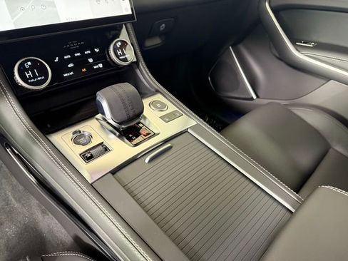 Used 2025 Jaguar F-PACE R-Dynamic S image 21