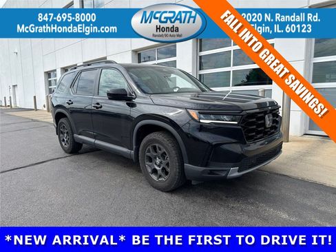 Used 2025 Honda Pilot TrailSport image 1
