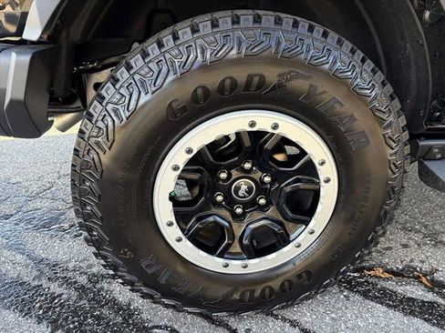 New 2025 Ford Bronco Badlands image 24