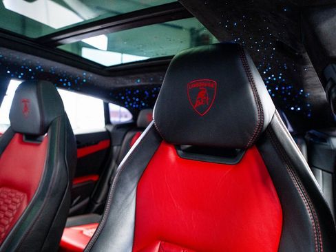 Used 2020 Lamborghini Urus image 45