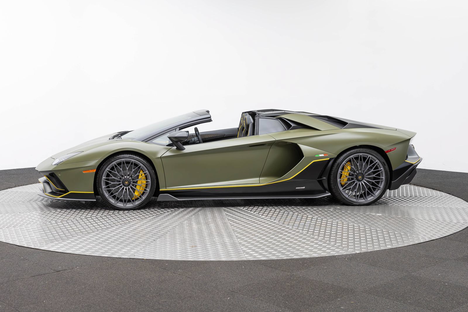 Used 2022 Lamborghini Aventador LP 780-4 Ultimae AWD/4WD image 3