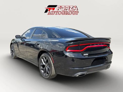 Used 2022 Dodge Charger SXT w/ Blacktop Package RWD image 8
