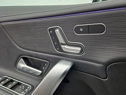 Used 2023 Mercedes-Benz CLA 250 4MATIC image 23