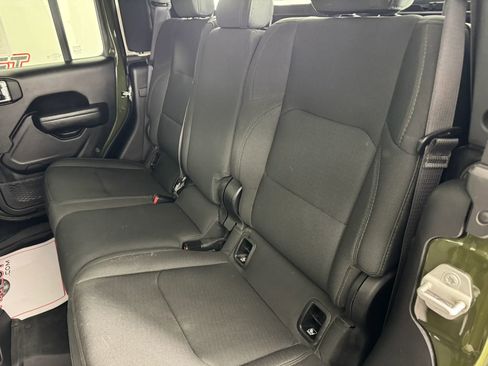 Used 2023 Jeep Gladiator Sport AWD/4WD image 36
