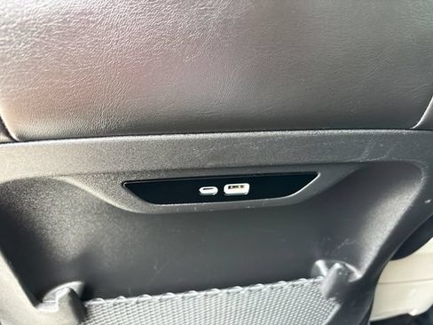 Used 2024 Chrysler Pacifica Touring-L FWD image 14