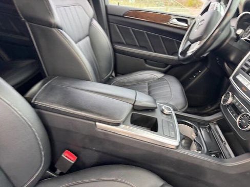 Used 2015 Mercedes-Benz GL 450 4MATIC image 40