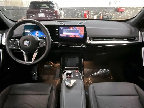 Used 2025 BMW X1 xDrive28i w/ Convenience Package AWD/4WD image 17
