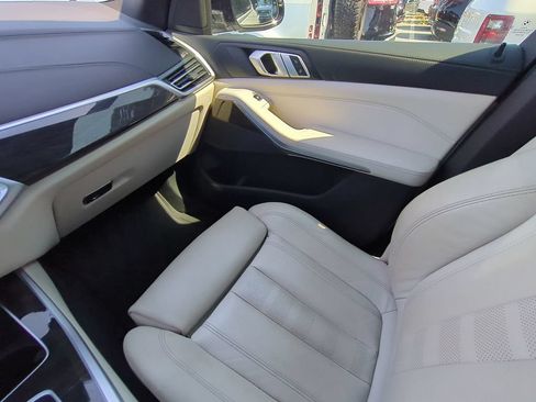 Used 2019 BMW X5 xDrive40i w/ Convenience Package AWD/4WD image 19