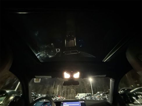 Used 2022 BMW i4 M50 w/ Premium Package image 16