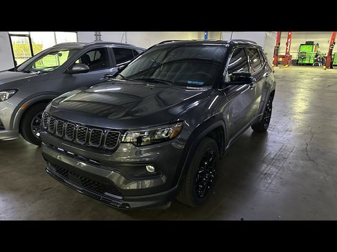 Used 2024 Jeep Compass Latitude w/ Altitude Special Edition AWD/4WD image 2