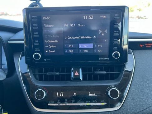 Used 2022 Toyota Corolla LE FWD image 17
