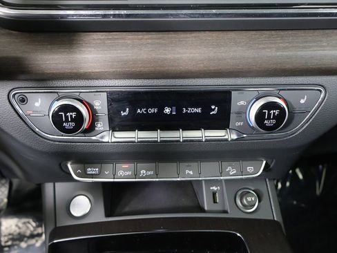 Used 2023 Audi Q5 2.0T Premium w/ Convenience Package image 5