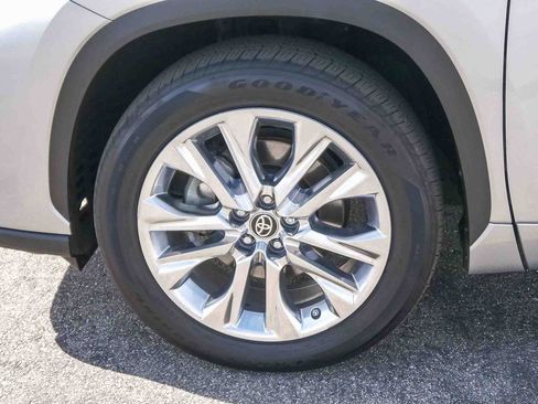 Used 2020 Toyota Highlander Limited image 5