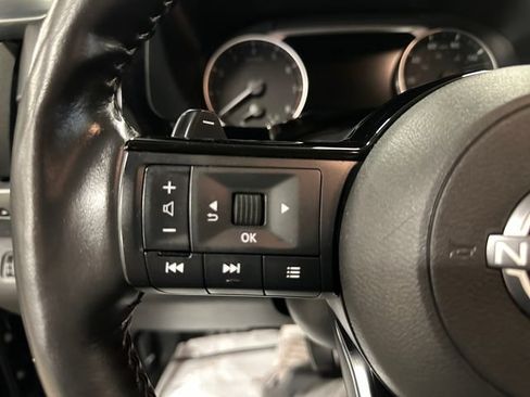 Used 2025 Nissan Pathfinder SL AWD/4WD image 26