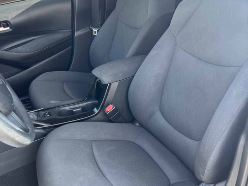 Used 2021 Toyota Corolla LE image 9