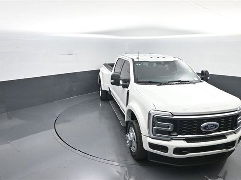 Certified 2025 Ford F450 Platinum image 17